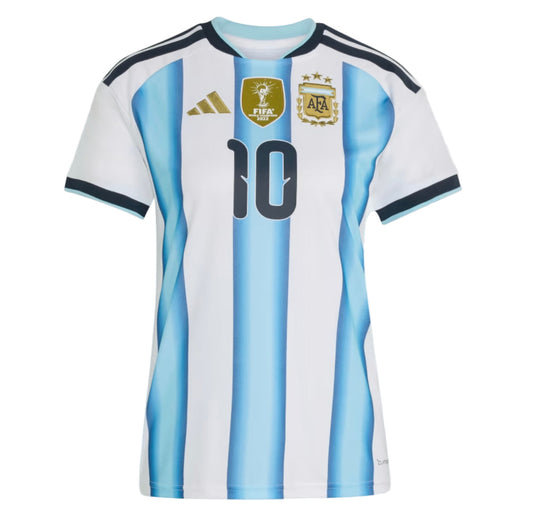 CAMISETA ARGENTINA HOME 26/27 - CON PARCHE DE CAMPEÓN DE LA COPA DEL MUNDO